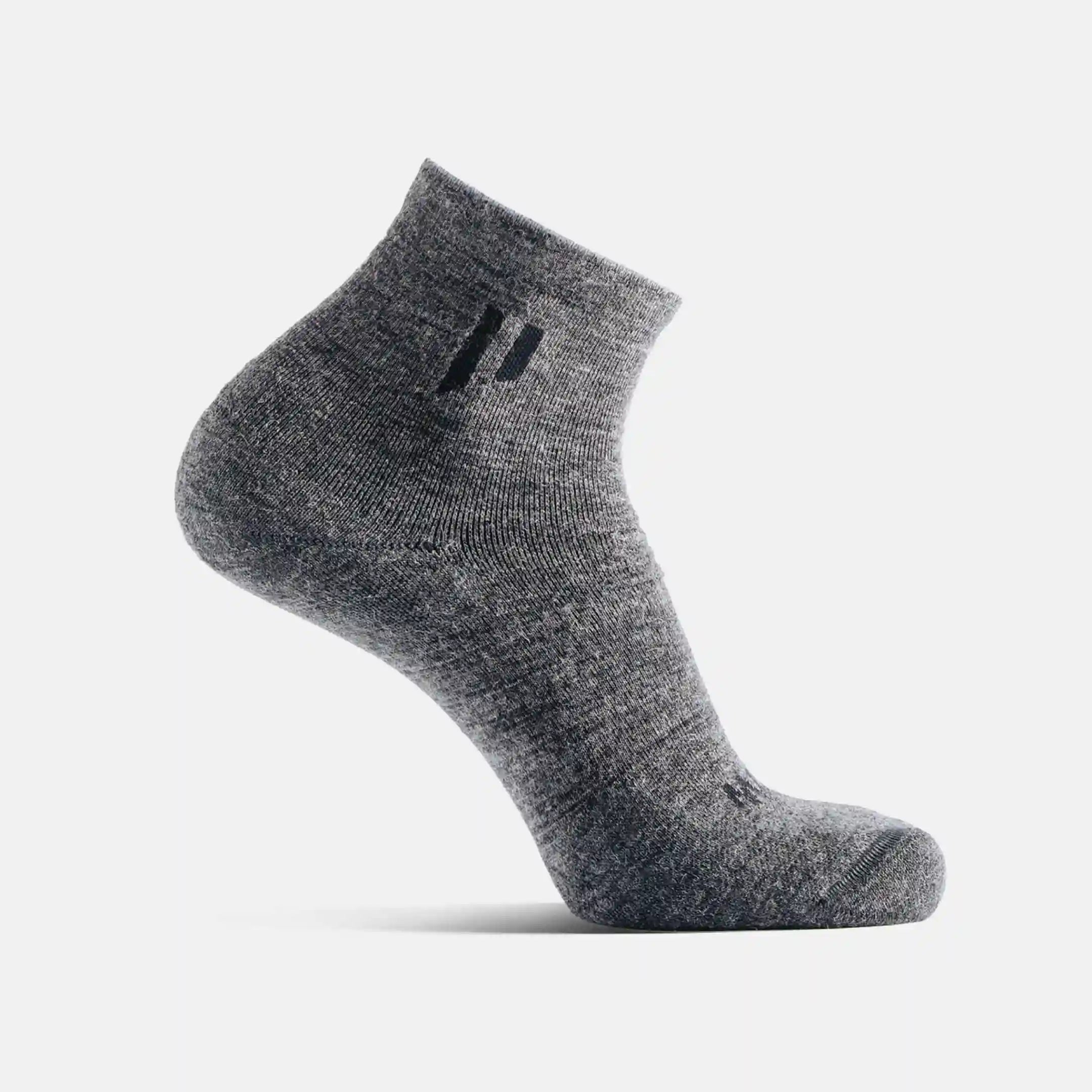 hollowsockssale.com